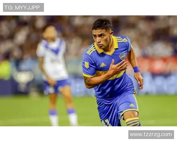 年轻足球明星早早迎来父亲身份的故事与挑战